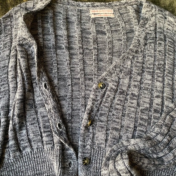 Grey Urban Outfitters Cropped Cardigan - Picture 3 of 5